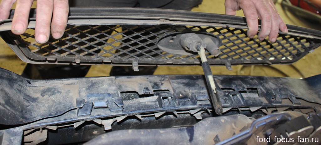 демонтаж решетки радиатора форд фокус