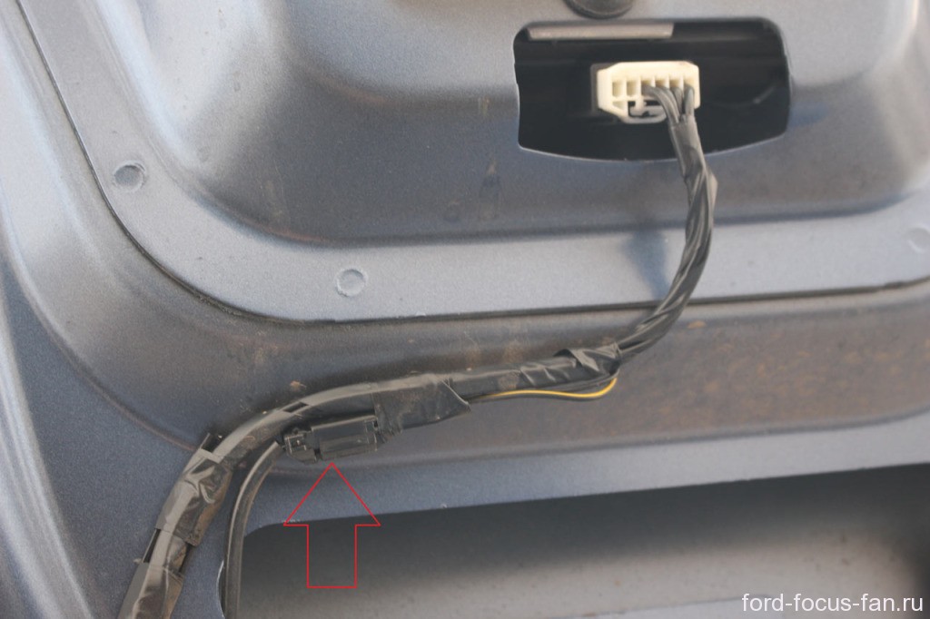 штекер кнопки открытия багажника форд фокус